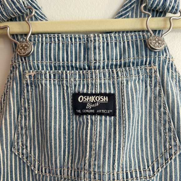 Toddler Oshkosh B’Gosh Shorty Overall Romper — 18 months - Picture 3 of 5